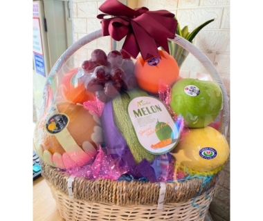 Nghệ Thuật Gói Giỏ Quà Tết: Sự Trở Lại Của Màng Co PVC Cắt Túi Ép Ngang Trong Mùa Cao Điểm