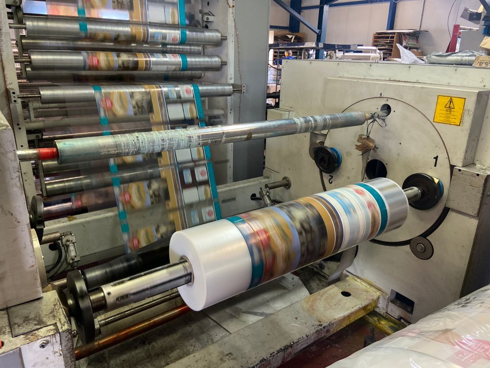 mang-co-pvc-in-nhan-tem